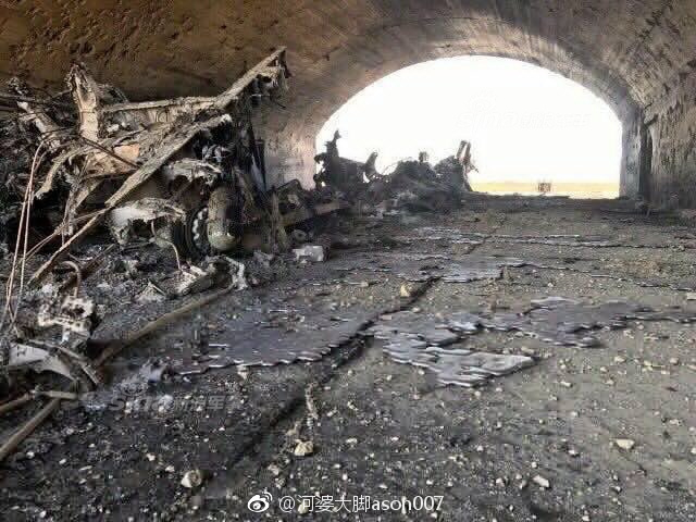惨烈！装甲车被炸成铁皮！美军空袭叙利亚军队