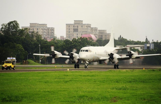 还想以武拒统？蔡英文参加台军P-3C成军典礼