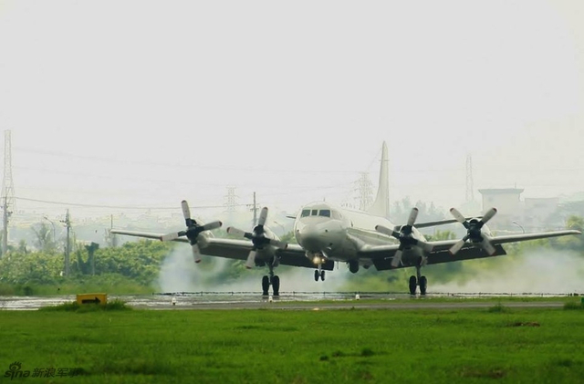 还想以武拒统？蔡英文参加台军P-3C成军典礼