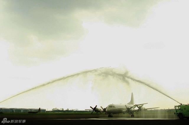 还想以武拒统？蔡英文参加台军P-3C成军典礼