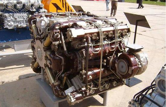 X型12缸柴油发动机