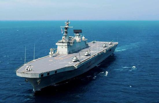 图为韩国独岛级两栖攻击舰