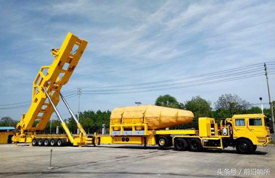 火箭发射车