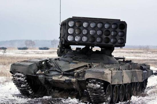 TOS-1喷火坦克