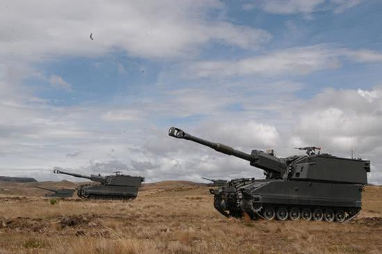 资料图：新加坡陆军装备的自行火炮