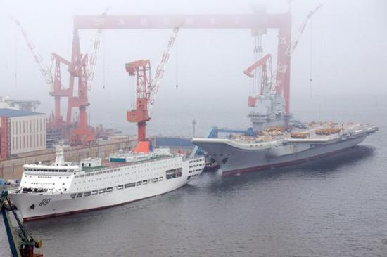 考虑到目前的时间节点，我国航母形成初始战斗力的时间应该为2021年左右。