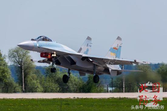 △中国空军苏-35即将在莫斯科降落