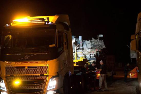 图片：以色列连夜向戈兰高地附近部署重装甲部队。