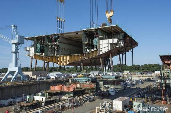 正在建造中的福特级航母2号舰