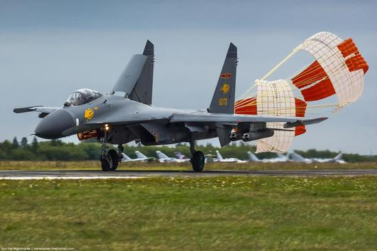 图片：赴俄参加联演的歼-11