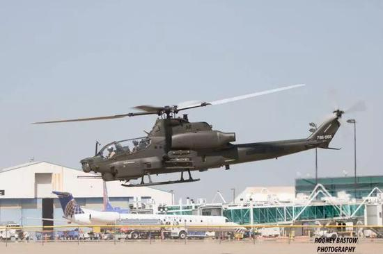 ▲&nbsp;被拍摄到转场中的AH-1Z