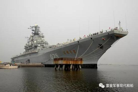 一个是中国的公园，一个是印度的航母