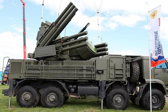 图注：8×8卡车KAMAZ-6560 TLAR上的铠甲-S1防空导弹系统