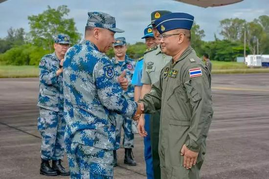 领导见个面倒是气氛不错