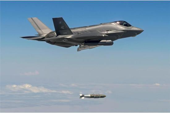 图片：B61和JDAM（如图）差不多大