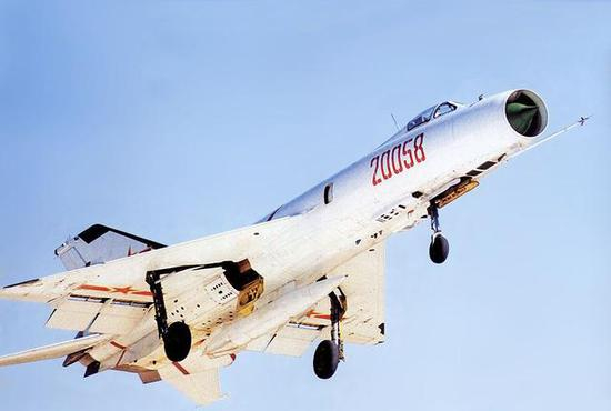 歼8虽然很长，但也不是长须鲸啊