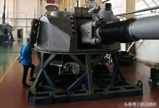 SH-11自行加榴炮的炮塔