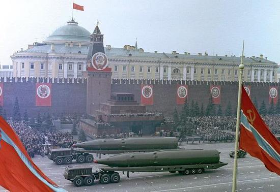 1965年阅兵中的导弹模型