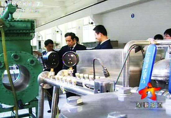 （对于中国的工业基础来说，电磁弹射器很可能相对容易一些）