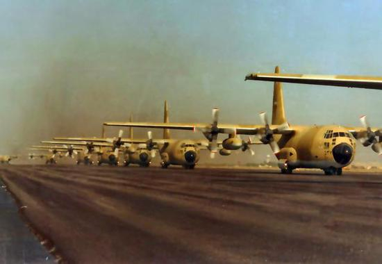  C130运输机