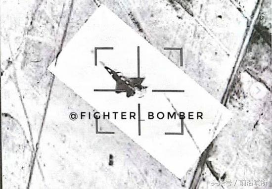 苏-35锁定F-22的照片