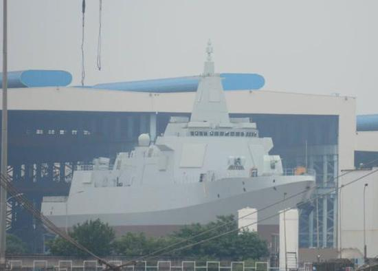 图为055万吨驱逐舰