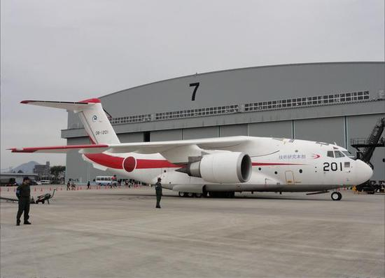 日本C2运输机