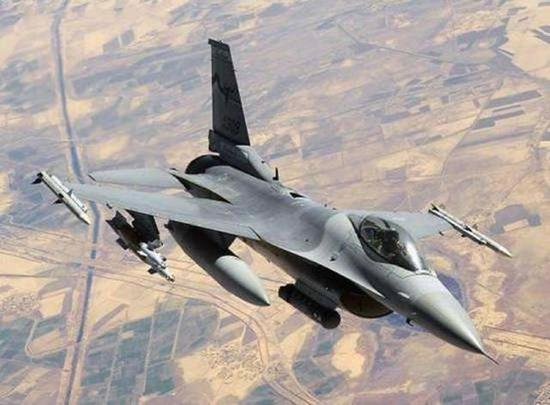 F16