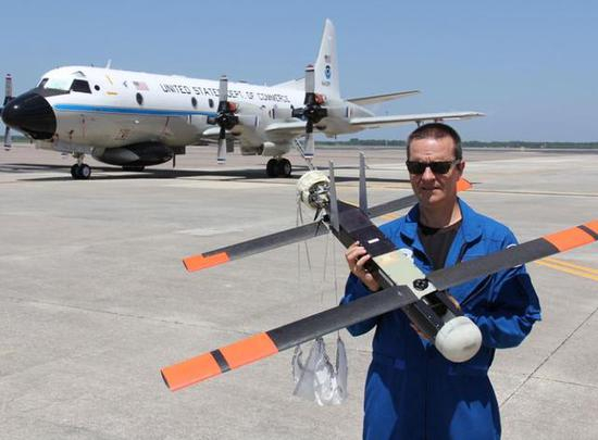 图为用于飓风调查的雷声公司Coyote无人机。