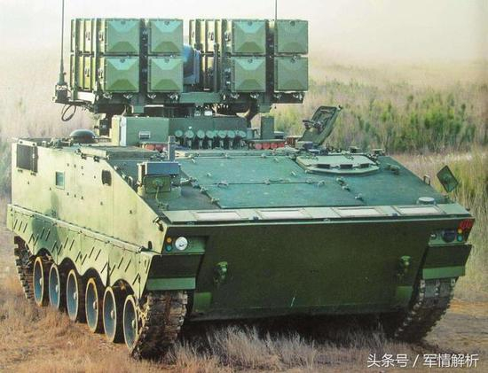图为红箭-10多用途导弹发射车
