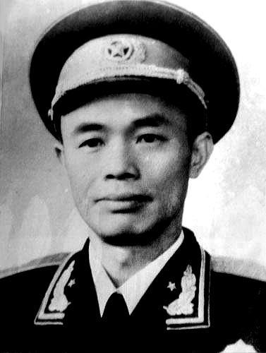 资料图：钟伟少将。