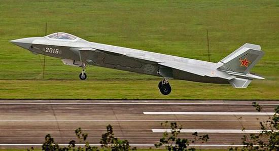 图为2016号歼20。