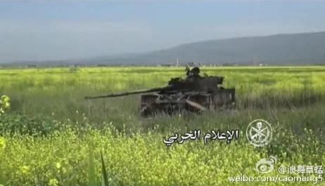 俄空军炸毁的东突坦克