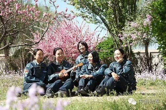 她们也充满着青春的活力