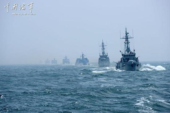 资料图：南海舰队舰艇集训