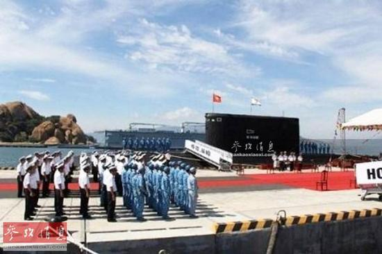 资料图：越军潜艇部队。