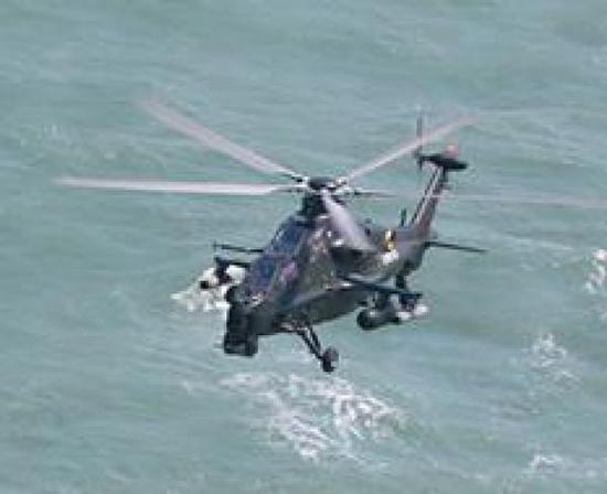 我军攻台主力部队提高武直10跨海战力 在登陆舰起降_手机新浪网