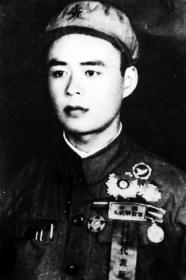 唐章洪青年时代的照片。