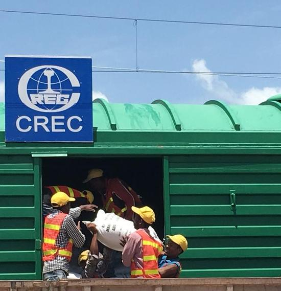 原标题：亚吉铁路运输救灾物资近9万吨 获埃塞认可