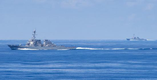 “斯普鲁恩斯”号（DDG 111）和“迪凯特”号（DDG 73）驱逐舰参加演习