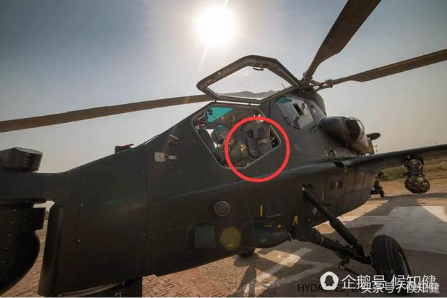 图：红圈内是防弹陶瓷板