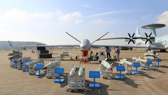  仅凭不清晰的卫星图片，想要从纷繁复杂的我国无人机系列中辨认出到底是哪个型号的无人机要跑去航母，这个难度略大了点 