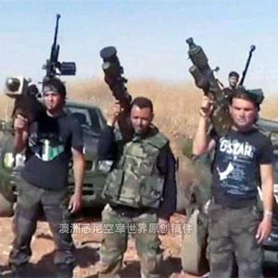 FN-6地空导弹又称“飞弩”6导弹，最新改型为FN-16。