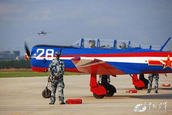 资料图：中国空军装备的初教6初级教练机