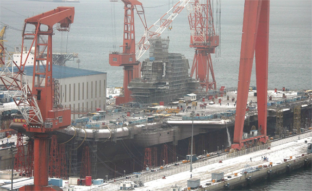 资料图：正在建造的中国首艘国产航母