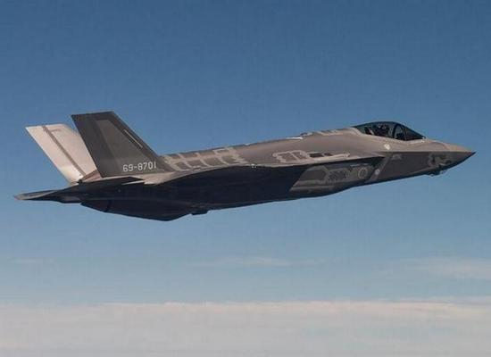 为日本生产的首架F-35A