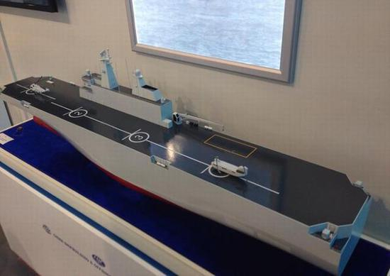 　　中国以前展示的两栖攻击舰模型，我军要装备将比这个更大