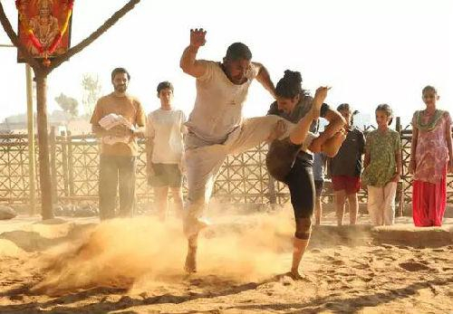 《摔跤吧！爸爸》电影剧照