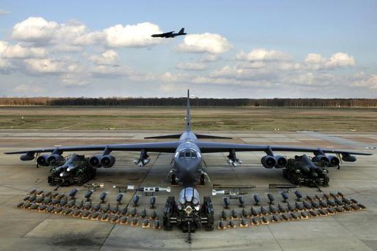 B-52，B-2和B-21轰炸机正在获得隐身远程核巡航导弹