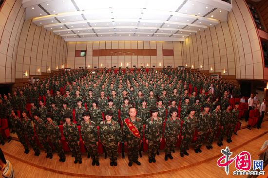 李波获得武警总部授予的“反恐勇士”称号。（二中队提供）